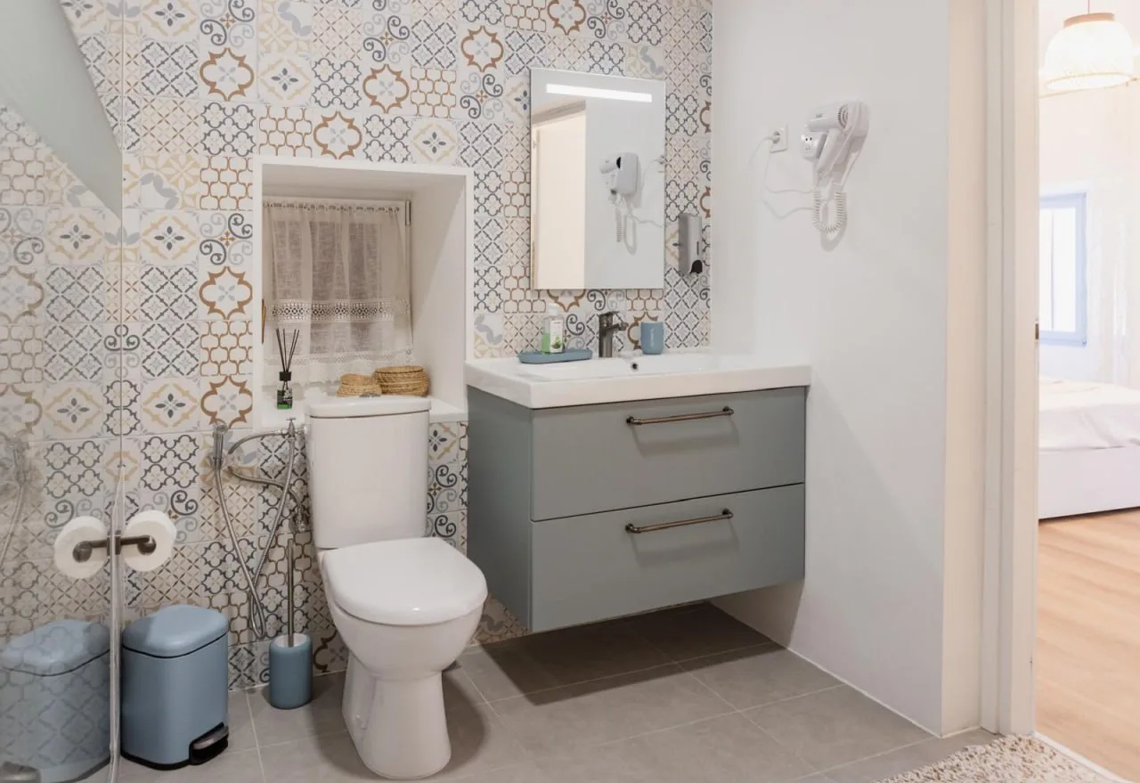 Bathroom vanity and amenities
